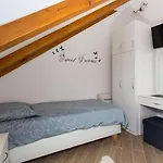 Mali Skoj - Two-bedroom With Sea View