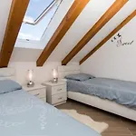 Apartment Mali Skoj - Two-bedroom With Sea View Sudurad