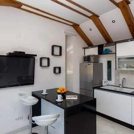Mali Skoj - Two-bedroom With Sea View 수두라드