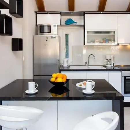 Mali Skoj - Two-bedroom With Sea View 아파트 수두라드