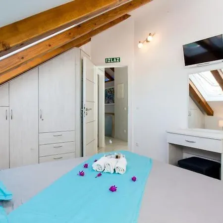 Mali Skoj - Two-bedroom With Sea View 아파트 *