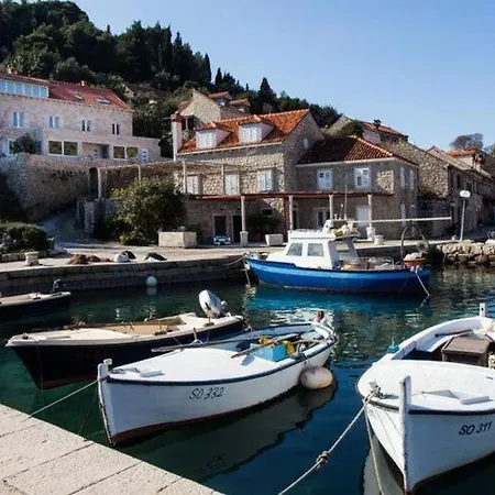 Mali Skoj - Two-bedroom With Sea View *