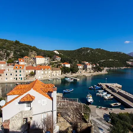 Mali Skoj - Two-bedroom With Sea View