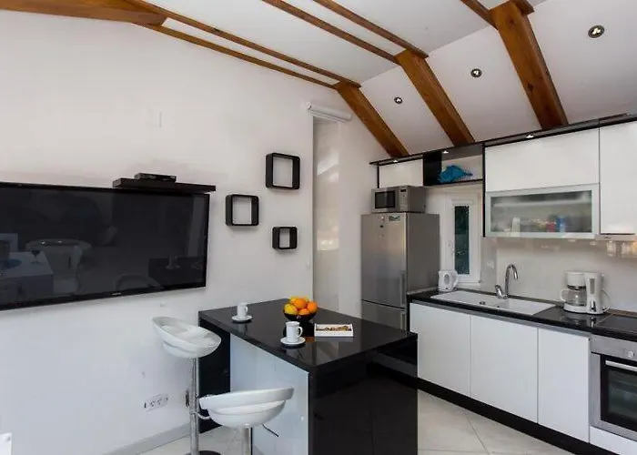 Mali Skoj - Two-bedroom With Sea View 萨度拉德