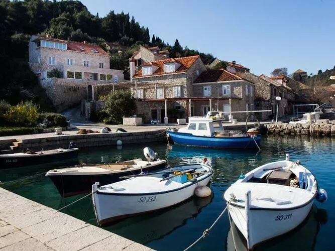 Mali Skoj - Two-bedroom With Sea View *